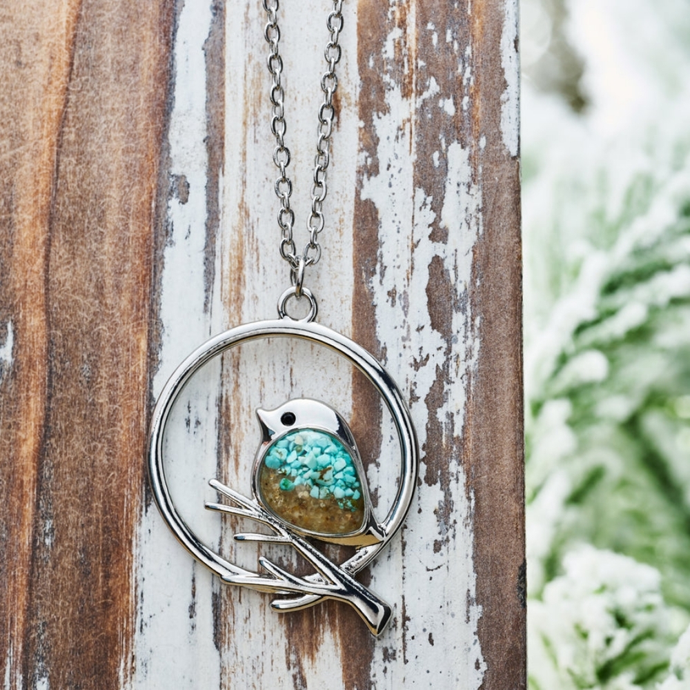 It's back!!! Adorable Bird necklace - Picture 2 of 2